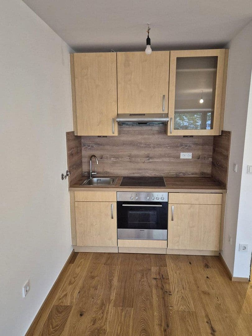 Prenájom bytu 1-izbový 42 m², Schellingstr., München, Bavorsko Prenájom bytu 1-izbový 42 m², Schellingstr., München, Bavorsko