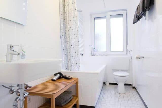Prenájom bytu 2-izbový 50 m², Winzererstr. 28, München, Bavorsko Prenájom bytu 2-izbový 50 m², Winzererstr. 28, München, Bavorsko
