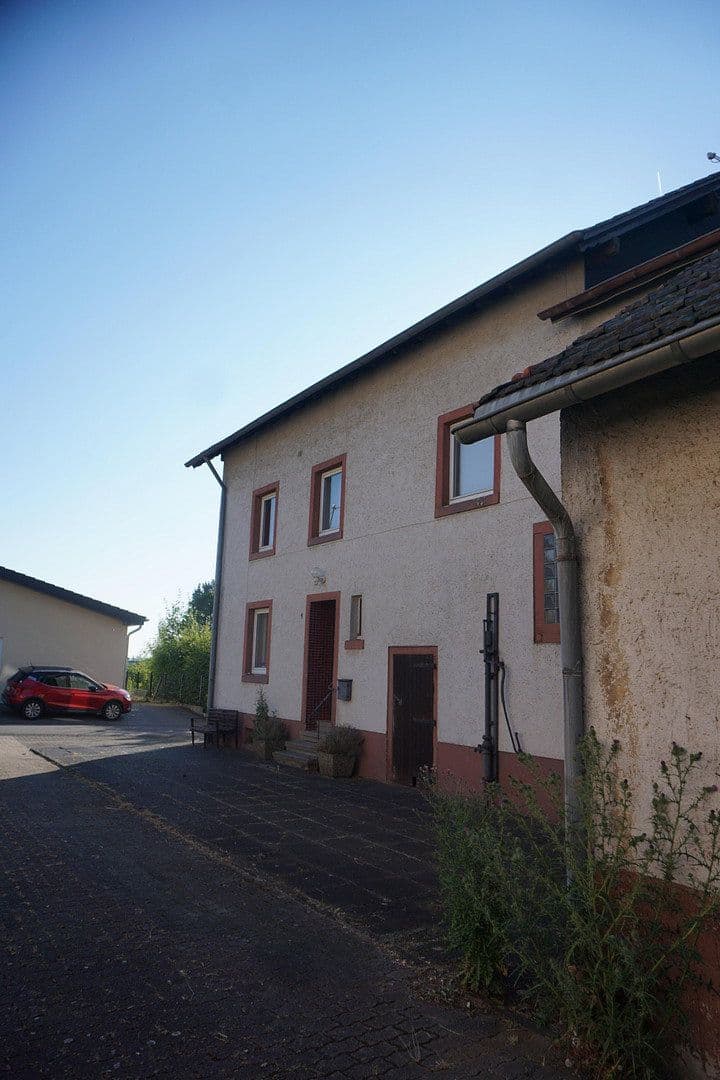 Predaj domu 236 m², pozemok 3.024 m², Laufeld, Porýnie-Falcko Predaj domu 236 m², pozemok 3.024 m², Laufeld, Porýnie-Falcko