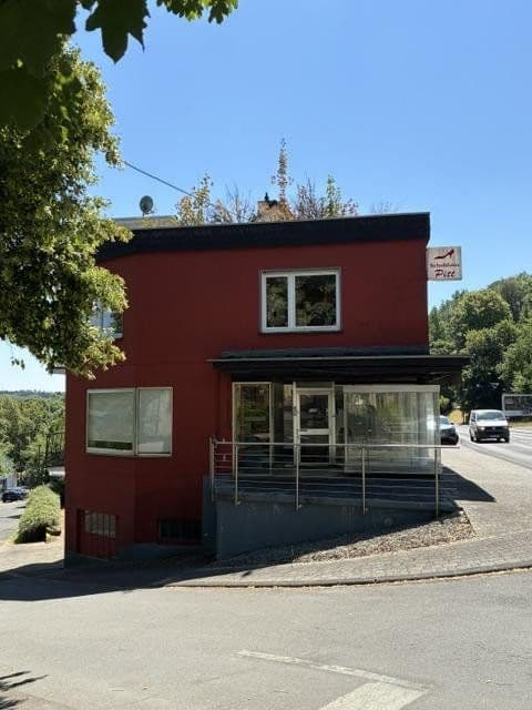 Predaj domu 250 m², pozemok 322 m², Kölnerstrasse 73, Jünkerath, Porýnie-Falcko Predaj domu 250 m², pozemok 322 m², Kölnerstrasse 73, Jünkerath, Porýnie-Falcko