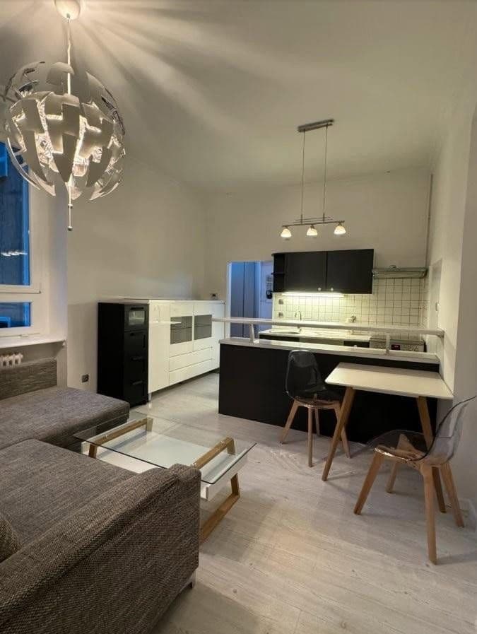 Prenájom bytu 1-izbový 40 m², Düsseldorf, Severné Porýnie - Westfálsko Prenájom bytu 1-izbový 40 m², Düsseldorf, Severné Porýnie - Westfálsko