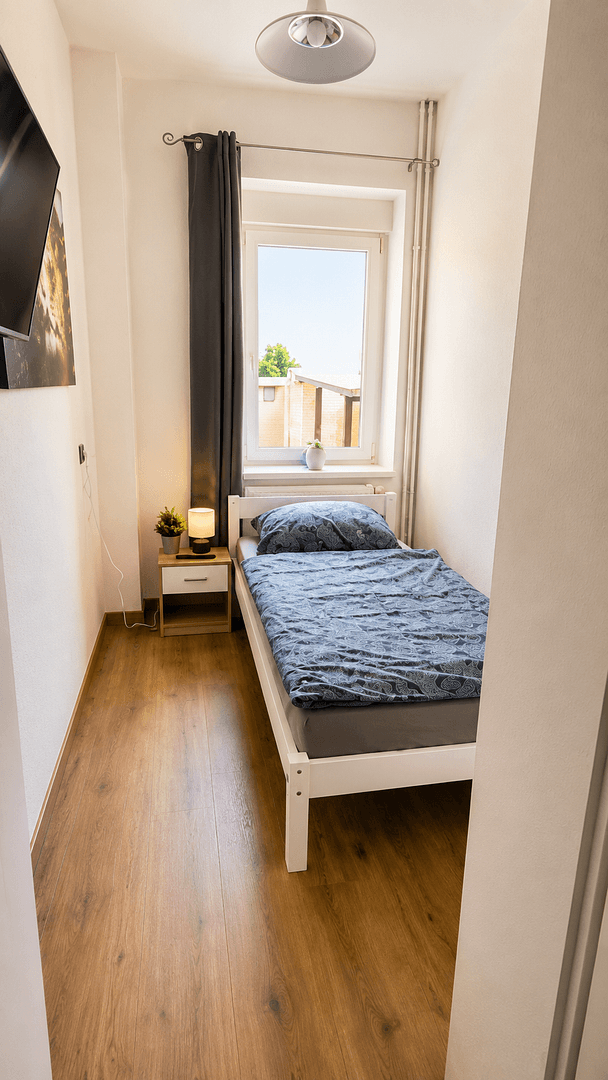 Prenájom bytu 4-izbový 74 m², Lindenthaler Hauptstraße 79, Leipzig, Sasko Prenájom bytu 4-izbový 74 m², Lindenthaler Hauptstraße 79, Leipzig, Sasko