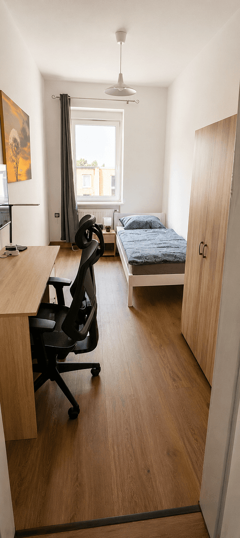 Prenájom bytu 4-izbový 74 m², Lindenthaler Hauptstraße 79, Leipzig, Sasko Prenájom bytu 4-izbový 74 m², Lindenthaler Hauptstraße 79, Leipzig, Sasko