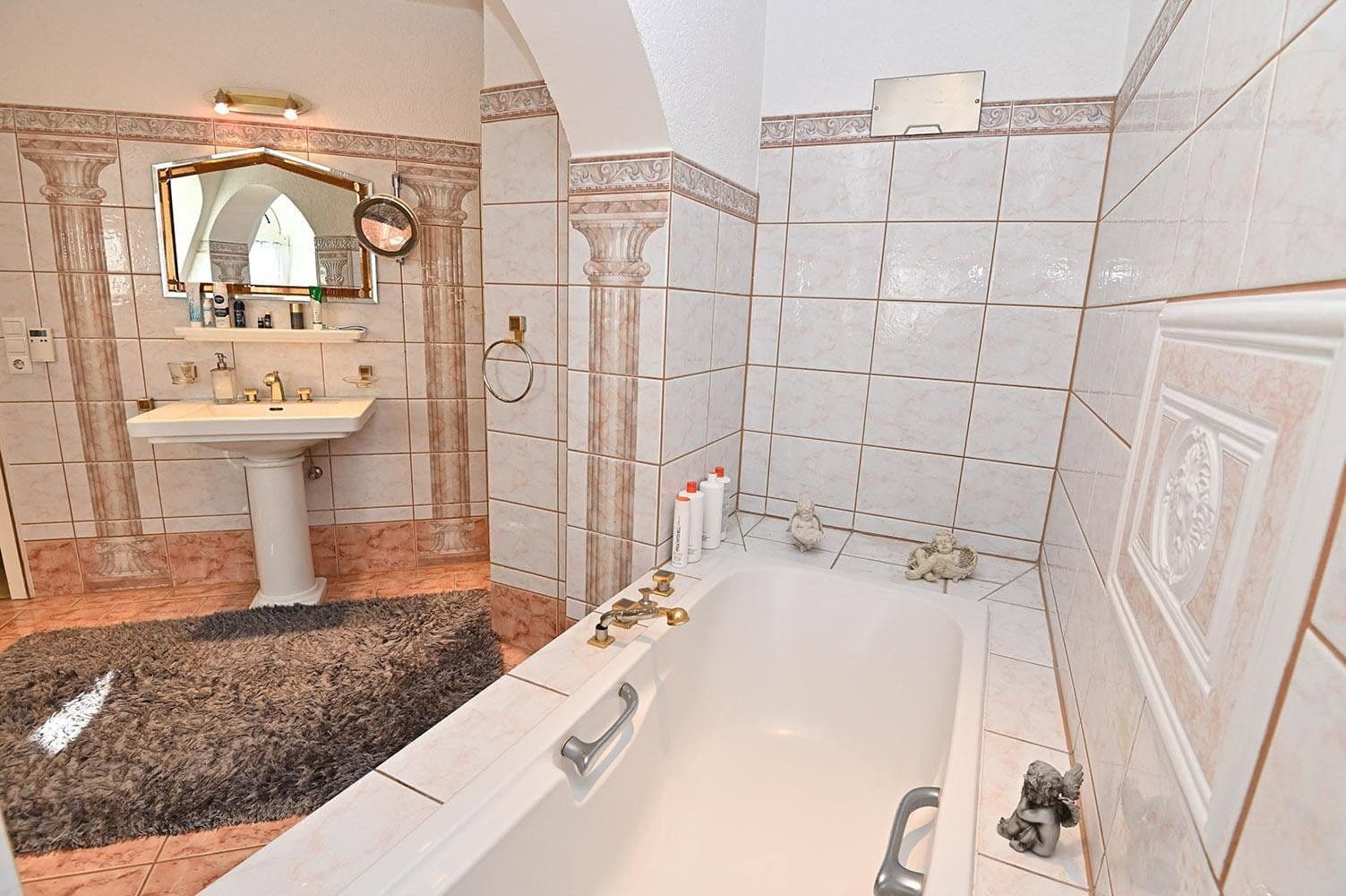 Predaj domu 300 m², pozemok 1.700 m², Im Holze 53, Bremen, Brémy Predaj domu 300 m², pozemok 1.700 m², Im Holze 53, Bremen, Brémy