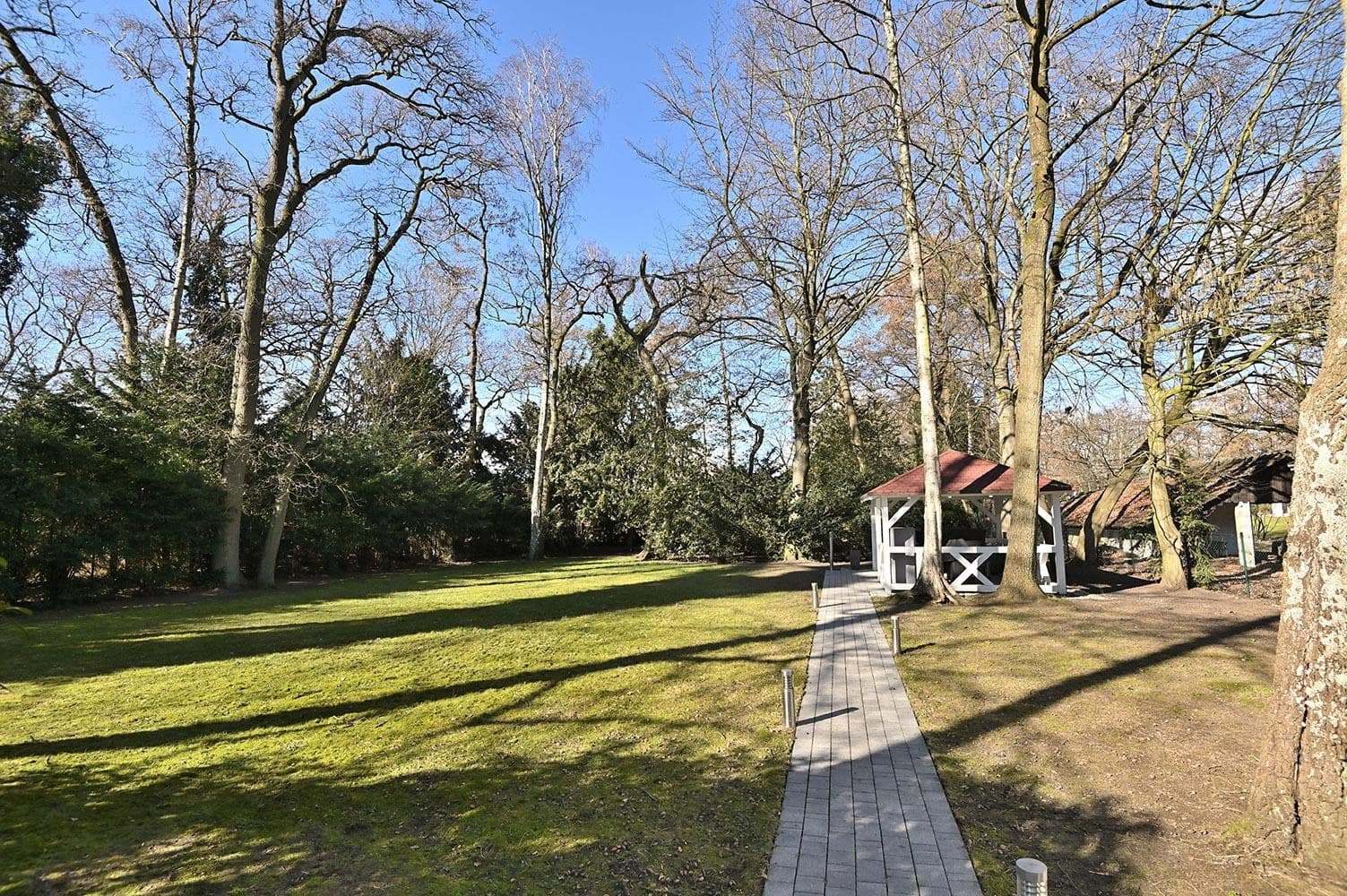 Predaj domu 300 m², pozemok 1.700 m², Im Holze 53, Bremen, Brémy Predaj domu 300 m², pozemok 1.700 m², Im Holze 53, Bremen, Brémy