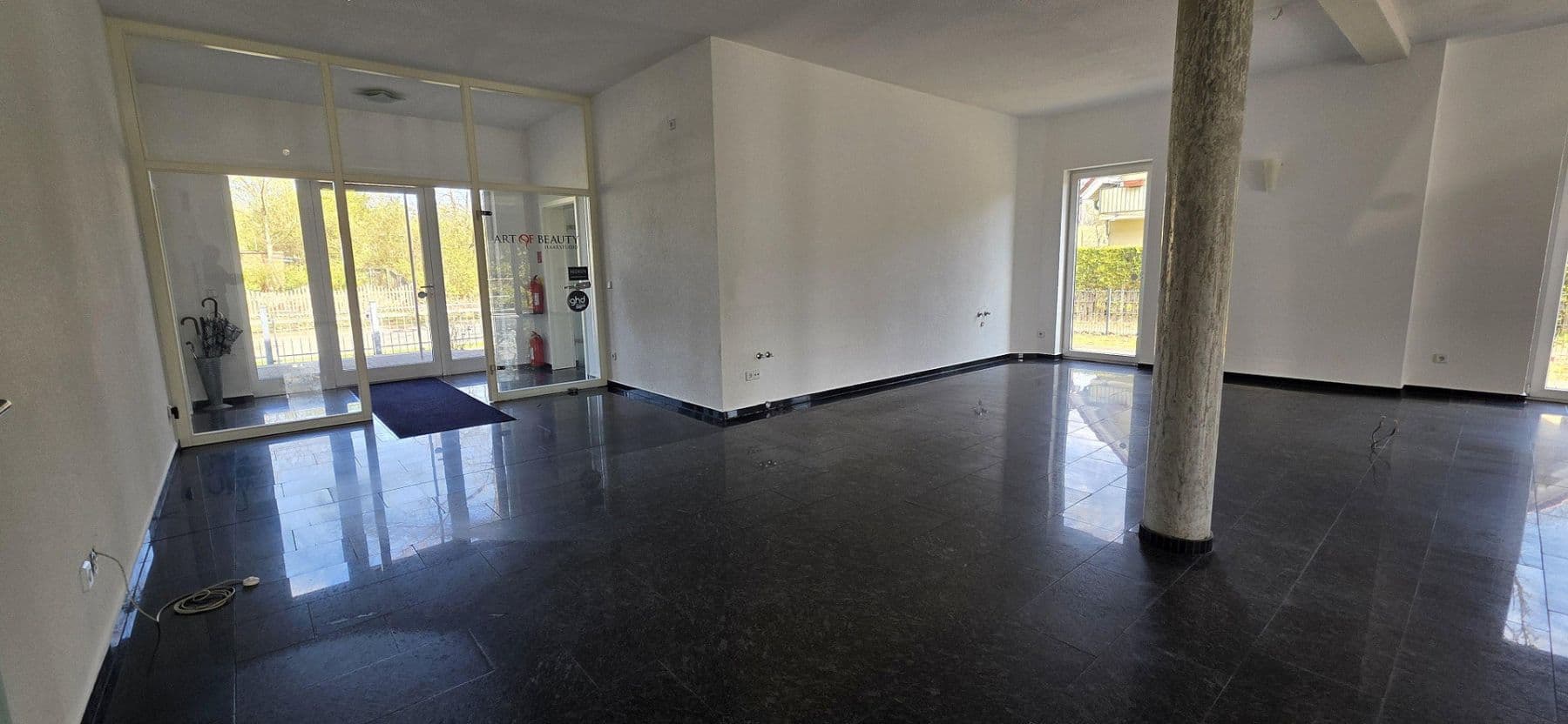 Predaj domu 352 m², pozemok 948 m², Woltersdorf, Brandenbursko Predaj domu 352 m², pozemok 948 m², Woltersdorf, Brandenbursko