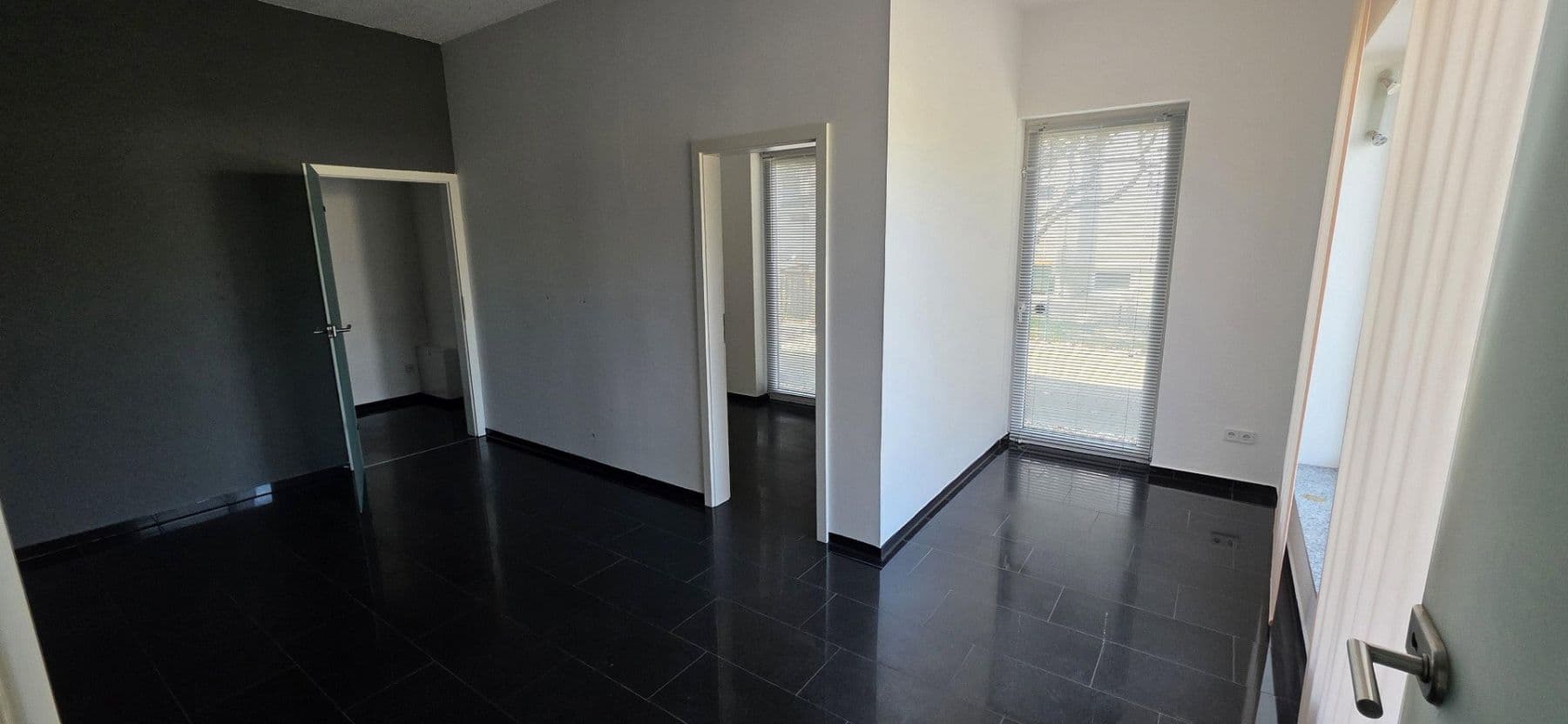 Predaj domu 352 m², pozemok 948 m², Woltersdorf, Brandenbursko Predaj domu 352 m², pozemok 948 m², Woltersdorf, Brandenbursko