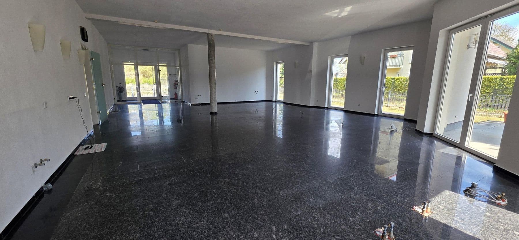 Predaj domu 352 m², pozemok 948 m², Woltersdorf, Brandenbursko Predaj domu 352 m², pozemok 948 m², Woltersdorf, Brandenbursko