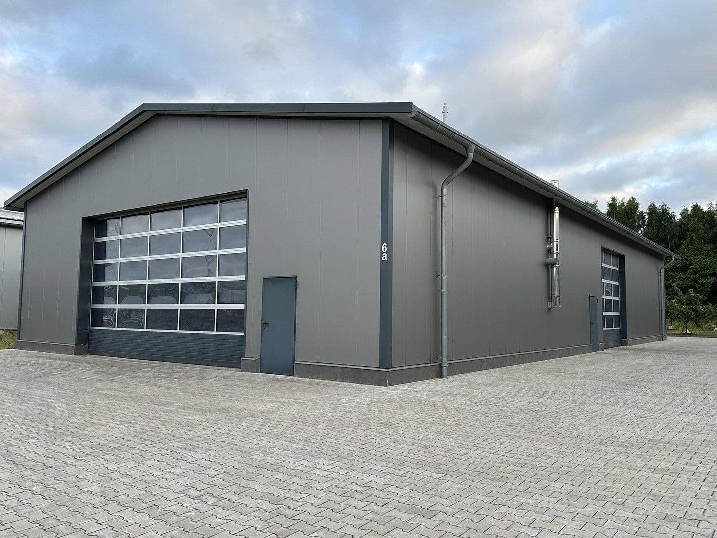 Predaj nebytového priestoru 3.125 m², Hude (Oldenburg), Dolné Sasko Predaj nebytového priestoru 3.125 m², Hude (Oldenburg), Dolné Sasko