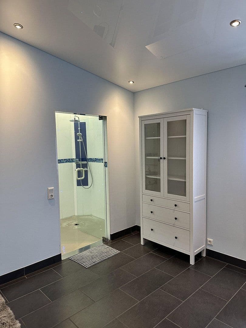 Predaj nebytového priestoru 3.125 m², Hude (Oldenburg), Dolné Sasko Predaj nebytového priestoru 3.125 m², Hude (Oldenburg), Dolné Sasko