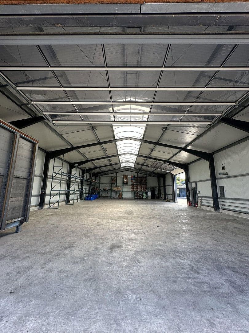 Predaj nebytového priestoru 3.125 m², Hude (Oldenburg), Dolné Sasko Predaj nebytového priestoru 3.125 m², Hude (Oldenburg), Dolné Sasko