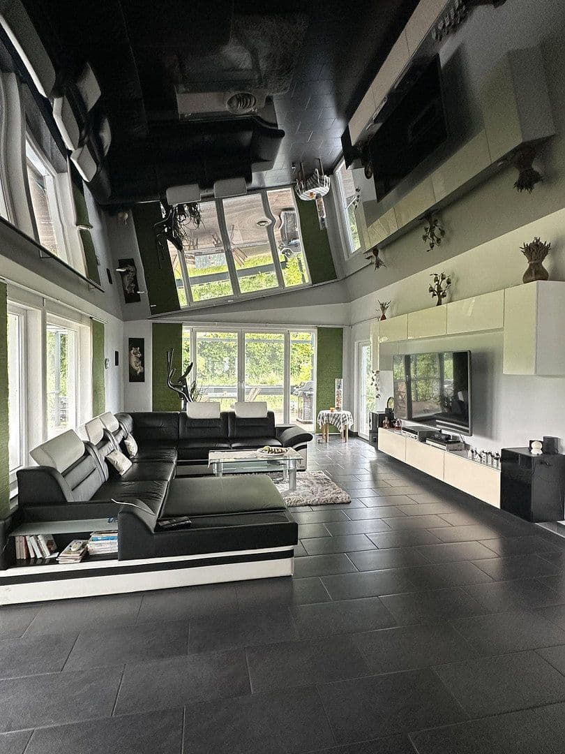Predaj nebytového priestoru 3.125 m², Hude (Oldenburg), Dolné Sasko Predaj nebytového priestoru 3.125 m², Hude (Oldenburg), Dolné Sasko