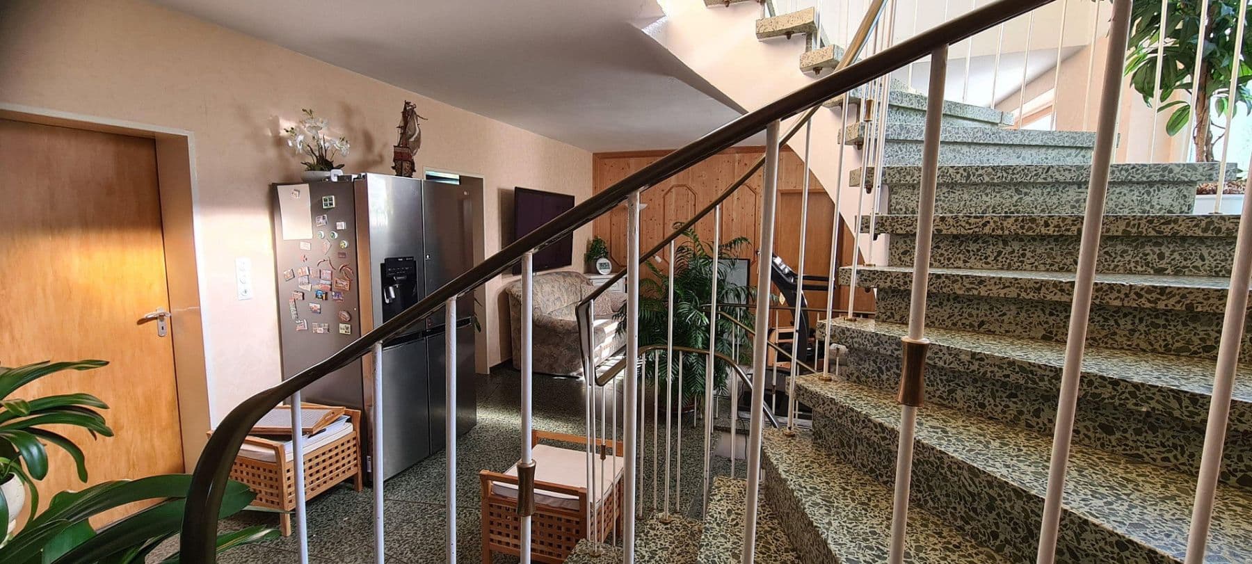 Predaj domu 450 m², pozemok 5.100 m², Weitefeld, Porýnie-Falcko Predaj domu 450 m², pozemok 5.100 m², Weitefeld, Porýnie-Falcko
