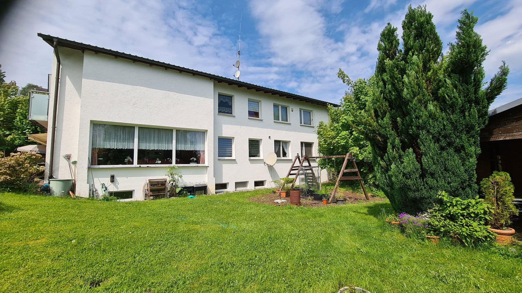 Predaj domu 450 m², pozemok 5.100 m², Weitefeld, Porýnie-Falcko Predaj domu 450 m², pozemok 5.100 m², Weitefeld, Porýnie-Falcko