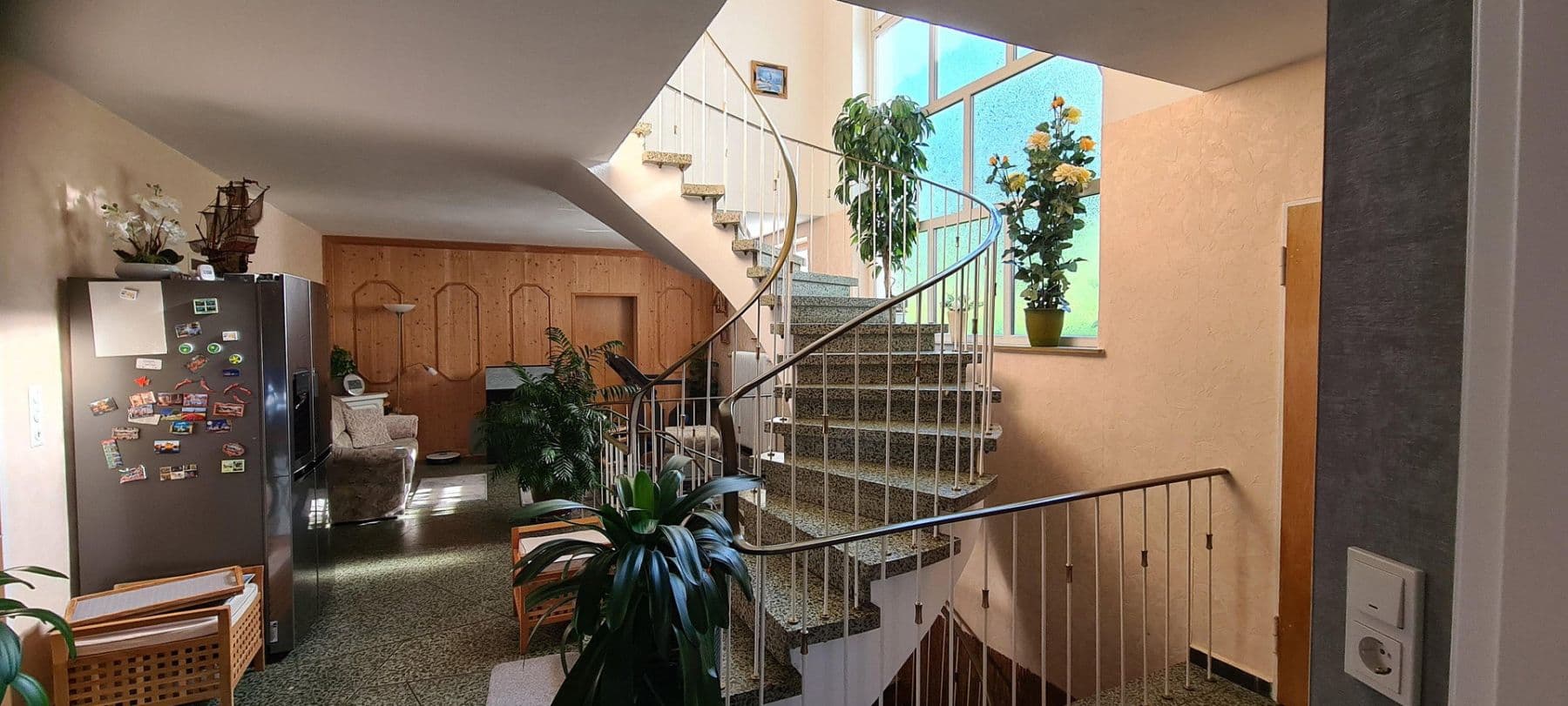 Predaj domu 450 m², pozemok 5.100 m², Weitefeld, Porýnie-Falcko Predaj domu 450 m², pozemok 5.100 m², Weitefeld, Porýnie-Falcko
