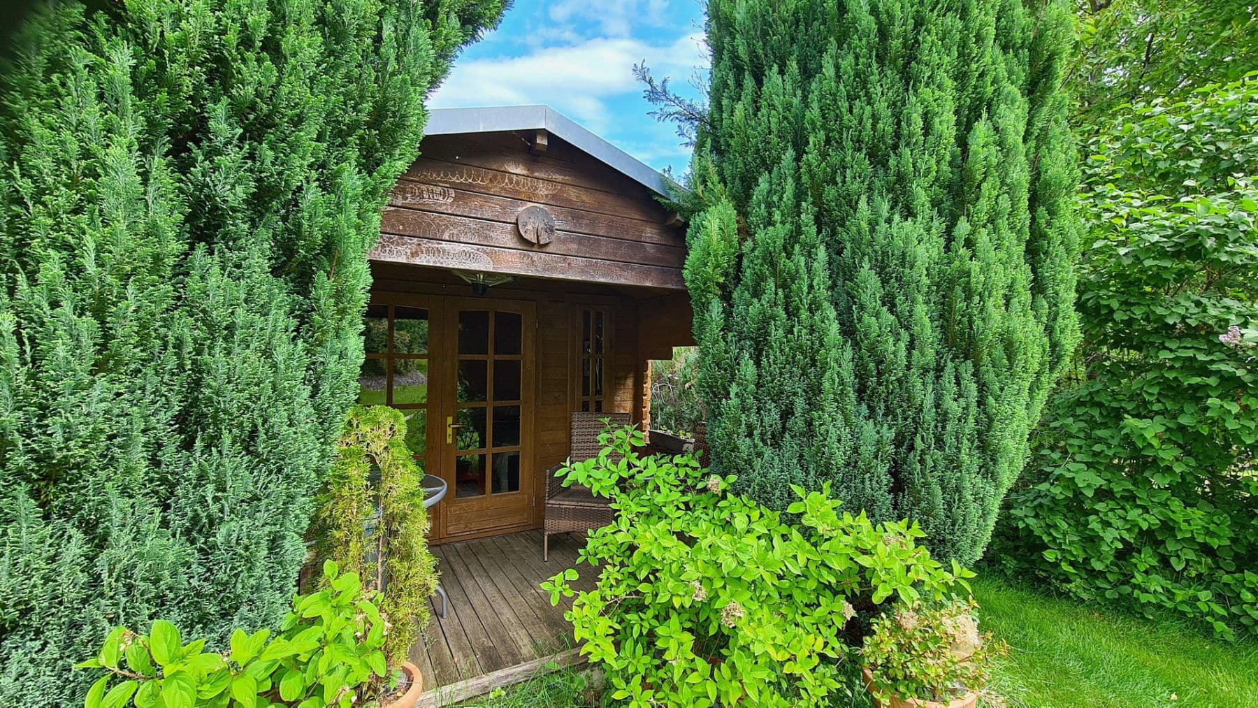 Predaj domu 450 m², pozemok 5.100 m², Weitefeld, Porýnie-Falcko Predaj domu 450 m², pozemok 5.100 m², Weitefeld, Porýnie-Falcko