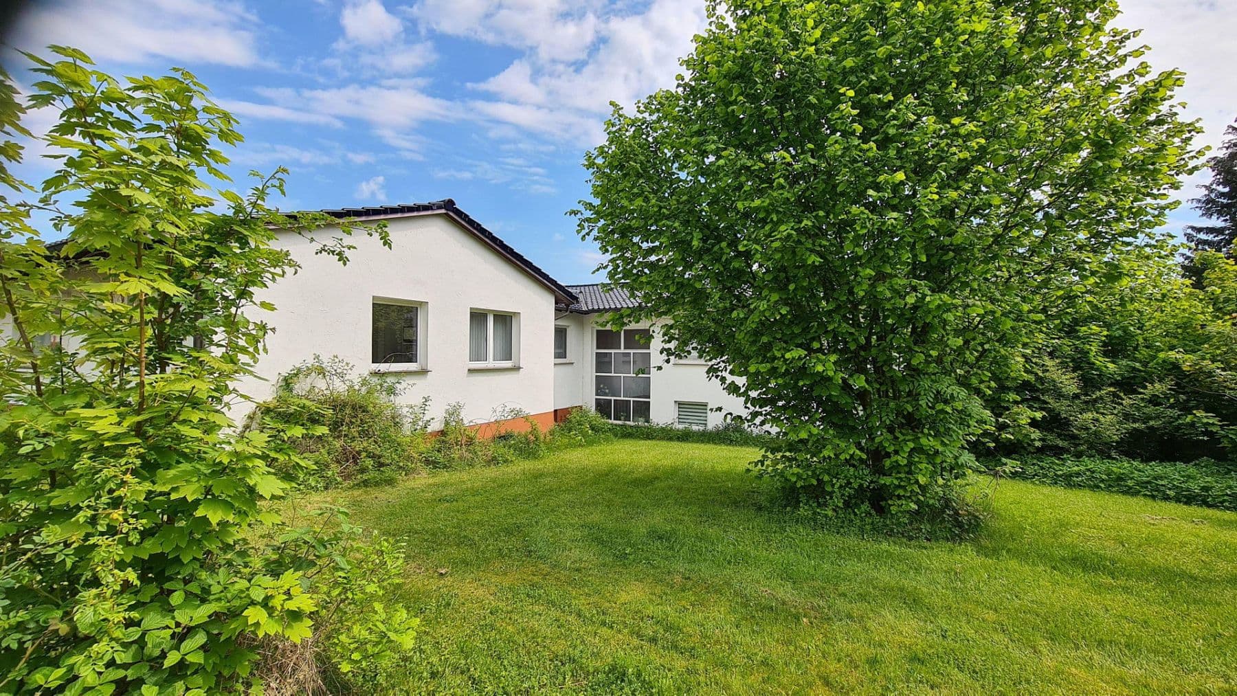 Predaj domu 450 m², pozemok 5.100 m², Weitefeld, Porýnie-Falcko Predaj domu 450 m², pozemok 5.100 m², Weitefeld, Porýnie-Falcko