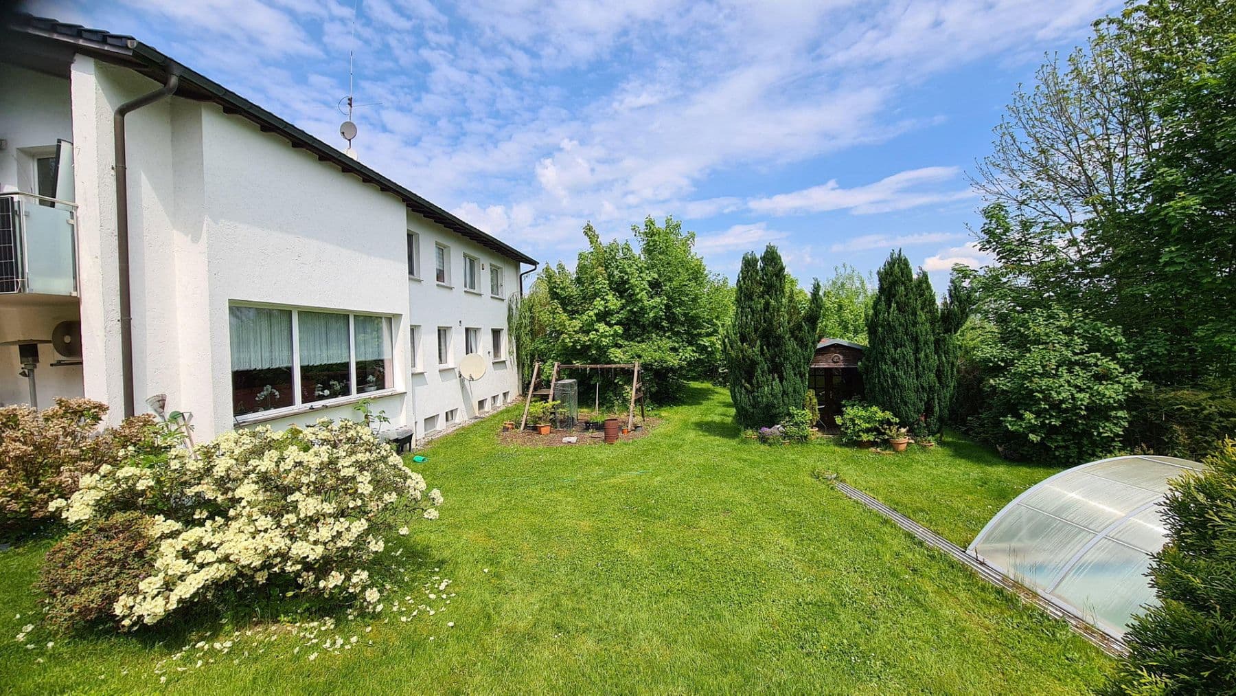 Predaj domu 450 m², pozemok 5.100 m², Weitefeld, Porýnie-Falcko Predaj domu 450 m², pozemok 5.100 m², Weitefeld, Porýnie-Falcko