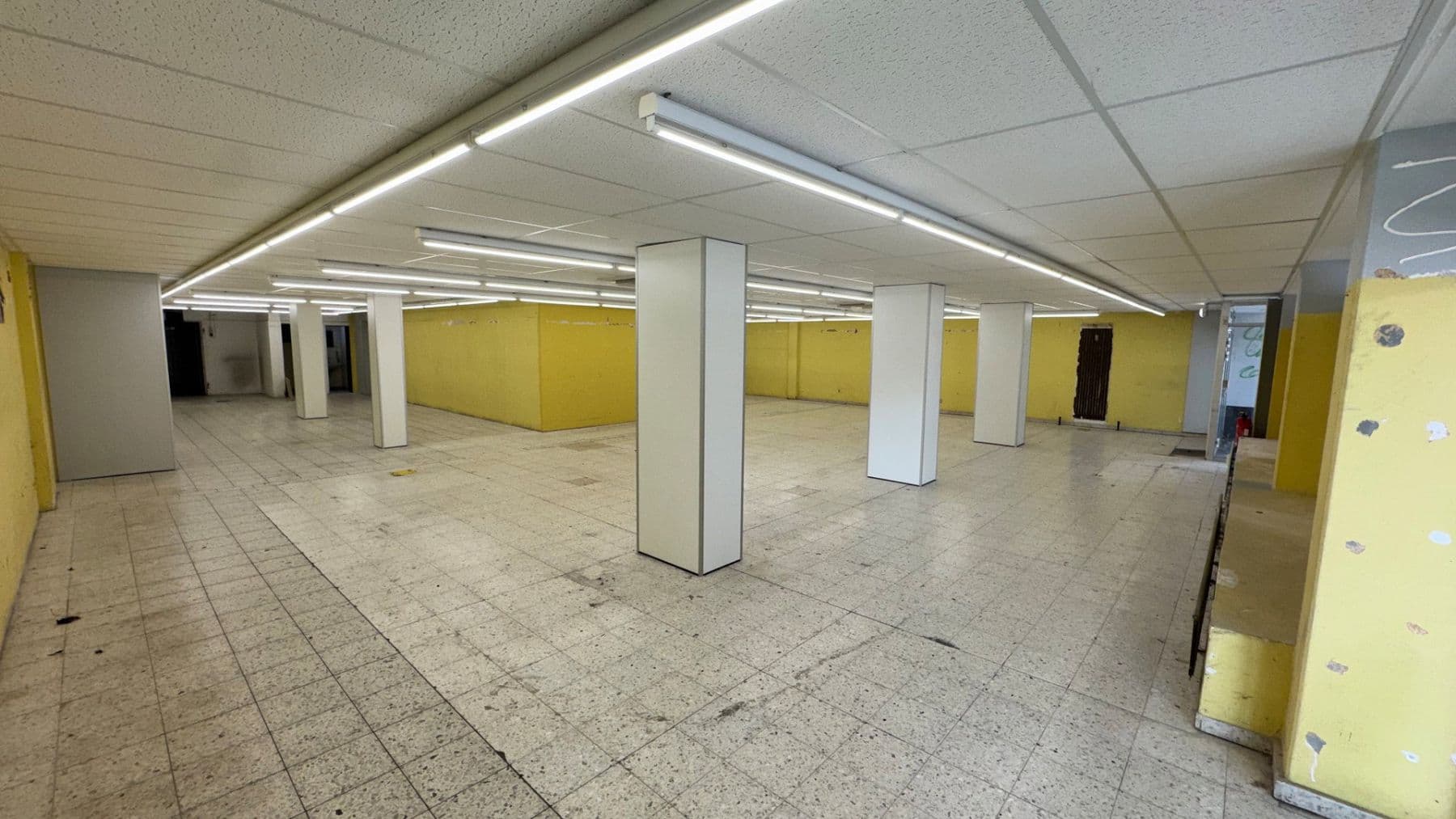 Prenájom nebytového priestoru 287 m², Ehrenfeld Stadtbezirk 4, Bergisch Gladbach, Severné Porýnie - Westfálsko Prenájom nebytového priestoru 287 m², Ehrenfeld Stadtbezirk 4, Bergisch Gladbach, Severné Porýnie - Westfálsko