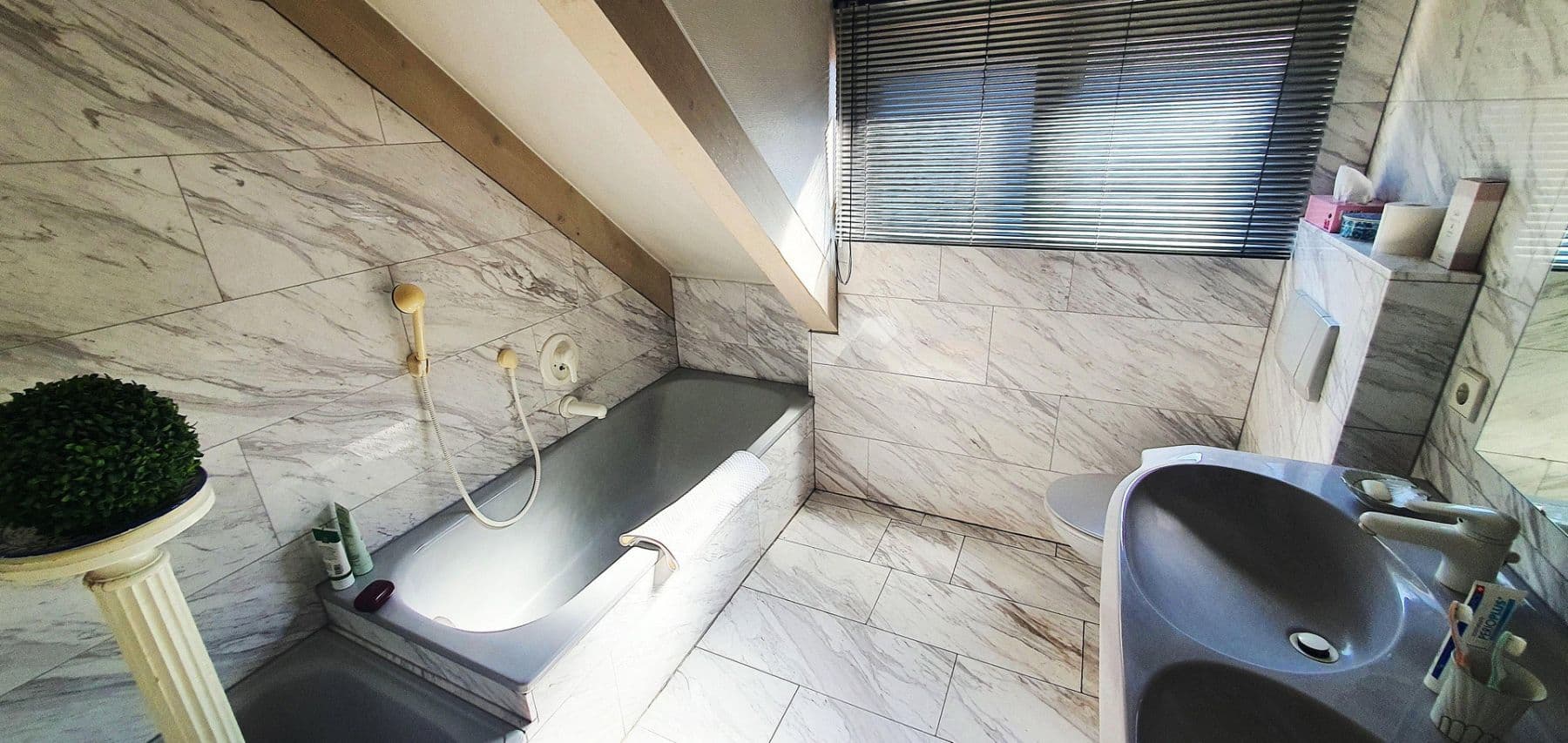 Predaj bytu 3-izbový 117 m², Stuttgart, Bádensko-Wurttembersko Predaj bytu 3-izbový 117 m², Stuttgart, Bádensko-Wurttembersko