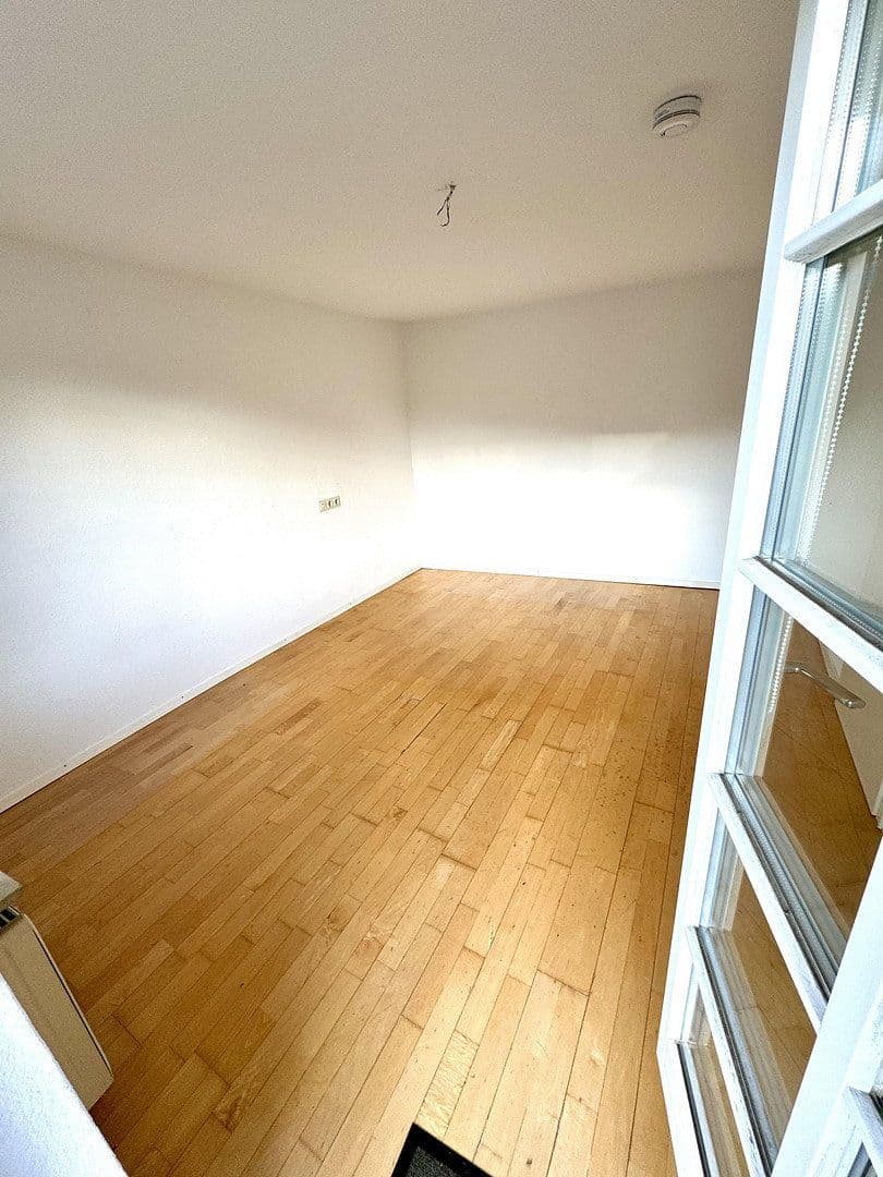 Predaj domu 291 m², pozemok 134 m², Schwäbisch Hall, Bádensko-Wurttembersko Predaj domu 291 m², pozemok 134 m², Schwäbisch Hall, Bádensko-Wurttembersko