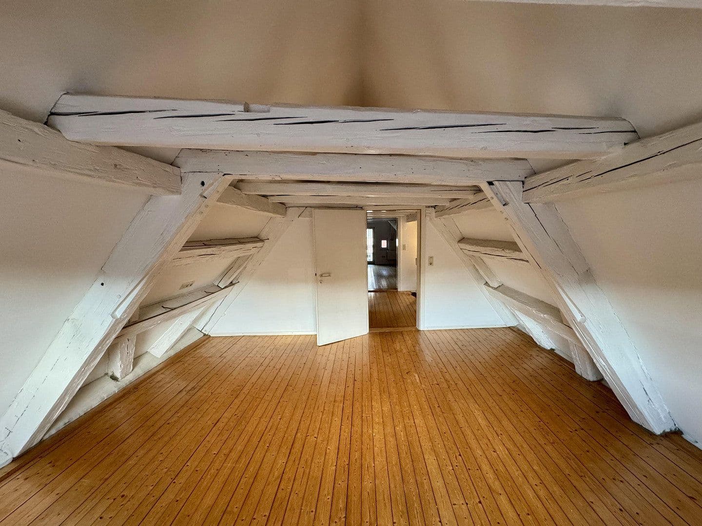 Predaj domu 291 m², pozemok 134 m², Schwäbisch Hall, Bádensko-Wurttembersko Predaj domu 291 m², pozemok 134 m², Schwäbisch Hall, Bádensko-Wurttembersko