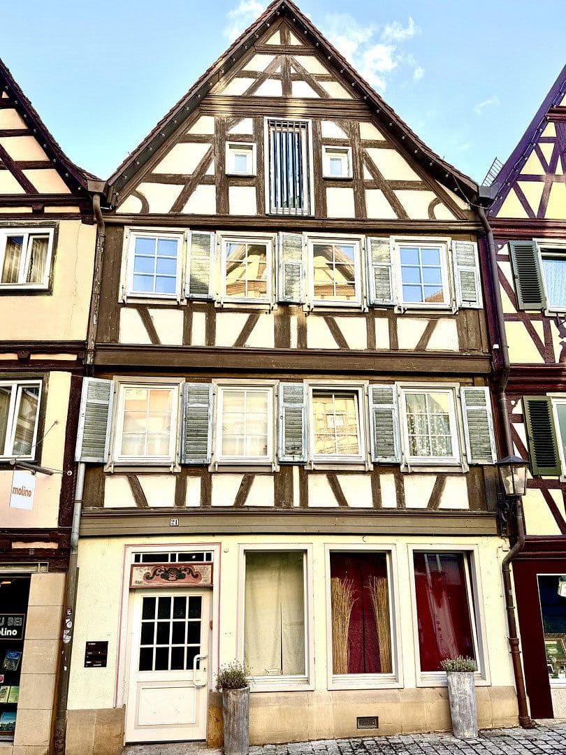 Predaj domu 291 m², pozemok 134 m², Schwäbisch Hall, Bádensko-Wurttembersko Predaj domu 291 m², pozemok 134 m², Schwäbisch Hall, Bádensko-Wurttembersko