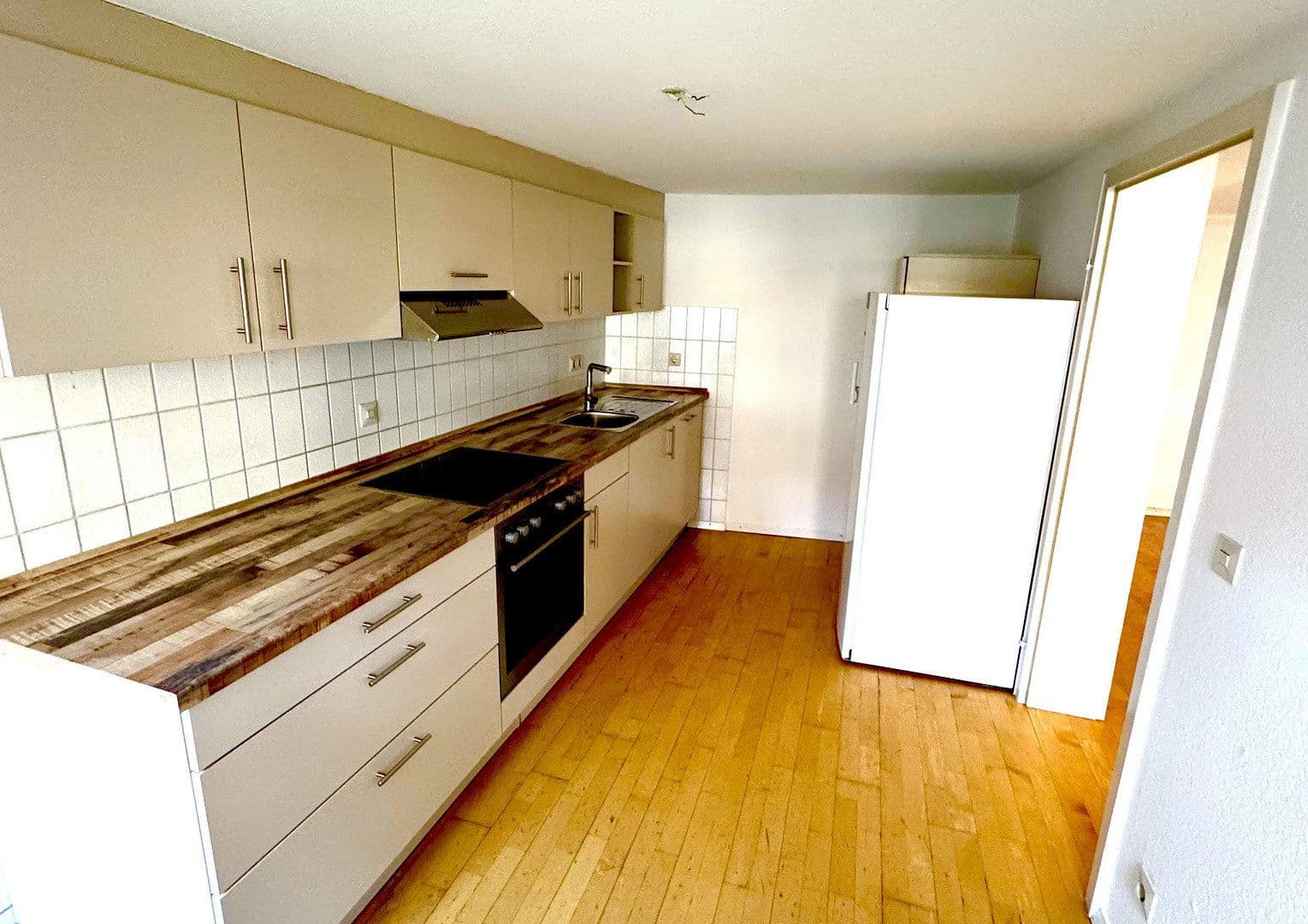 Predaj domu 291 m², pozemok 134 m², Schwäbisch Hall, Bádensko-Wurttembersko Predaj domu 291 m², pozemok 134 m², Schwäbisch Hall, Bádensko-Wurttembersko