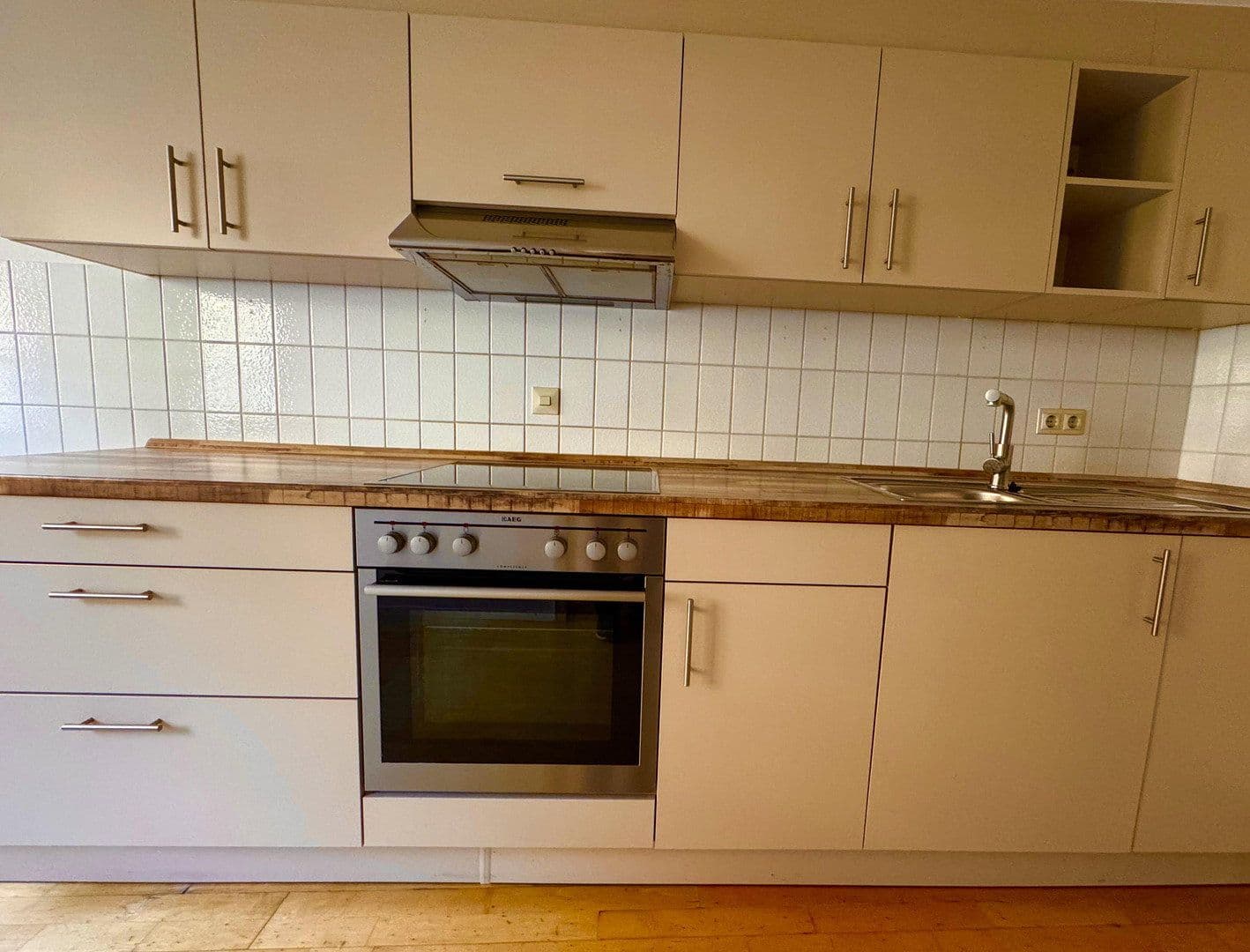 Predaj domu 291 m², pozemok 134 m², Schwäbisch Hall, Bádensko-Wurttembersko Predaj domu 291 m², pozemok 134 m², Schwäbisch Hall, Bádensko-Wurttembersko
