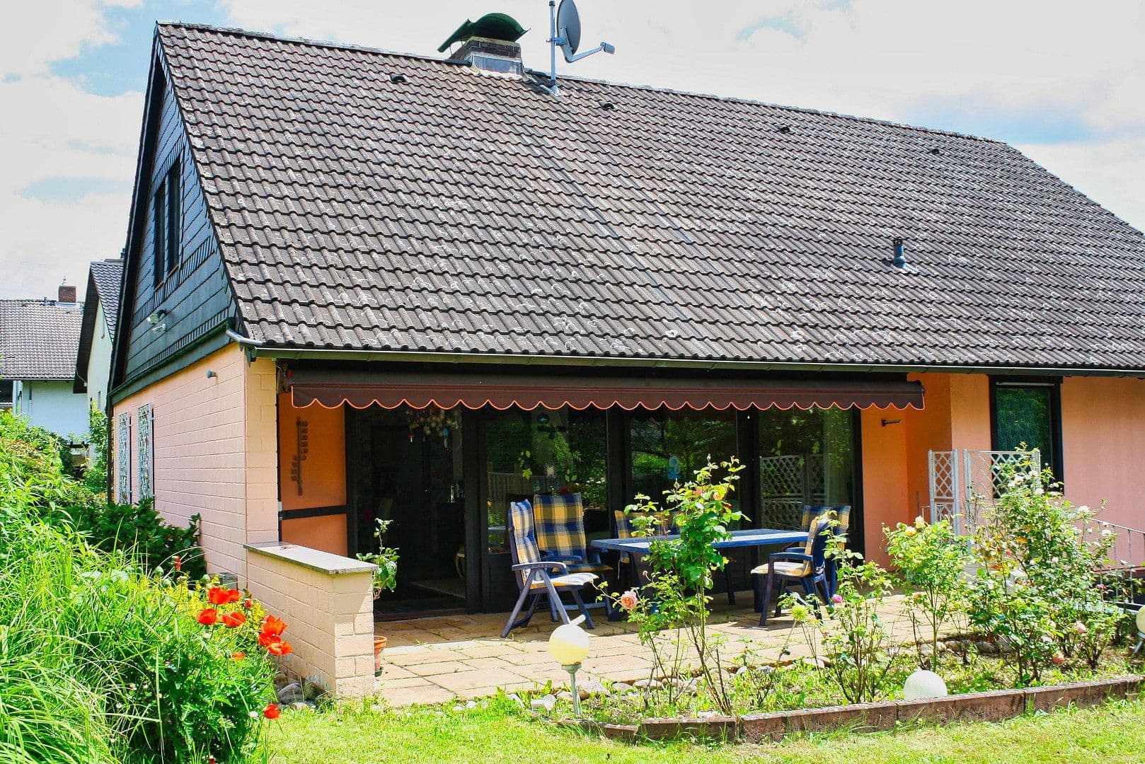 Predaj domu 245 m², pozemok 795 m², Niedernhausen, Hesensko Predaj domu 245 m², pozemok 795 m², Niedernhausen, Hesensko