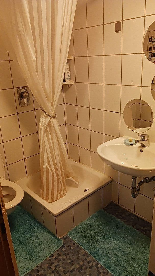 Predaj domu 178 m², pozemok 245 m², Feuchtstraße 2, Frickenhausen, Bádensko-Wurttembersko Predaj domu 178 m², pozemok 245 m², Feuchtstraße 2, Frickenhausen, Bádensko-Wurttembersko