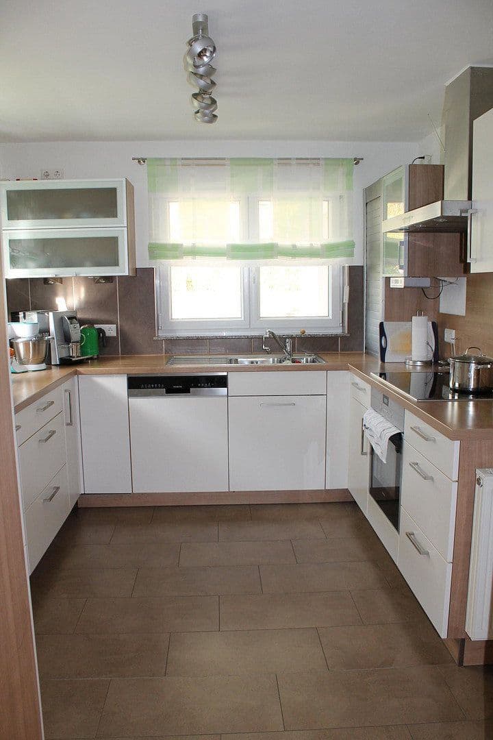 Predaj domu 410 m², pozemok 920 m², Crailsheim, Bádensko-Wurttembersko Predaj domu 410 m², pozemok 920 m², Crailsheim, Bádensko-Wurttembersko