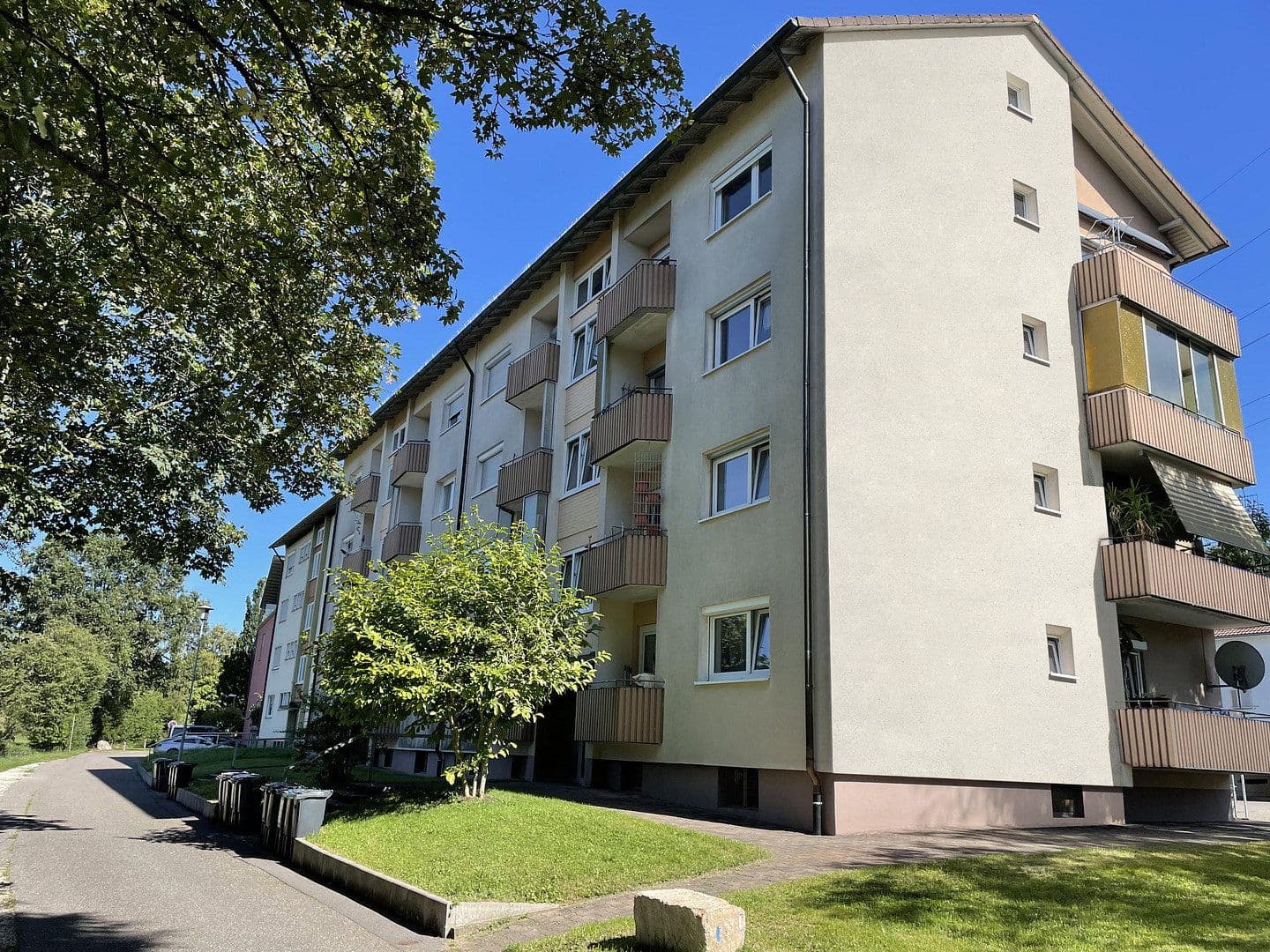 Prenájom bytu 3-izbový 64 m², Hugenmattweg 14, Lörrach, Bádensko-Wurttembersko Prenájom bytu 3-izbový 64 m², Hugenmattweg 14, Lörrach, Bádensko-Wurttembersko