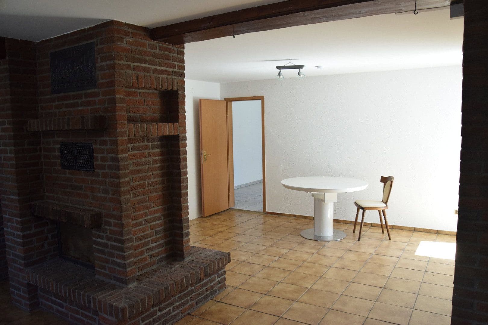 Prenájom bytu 5-izbový 141 m², Gifhorn, Dolné Sasko Prenájom bytu 5-izbový 141 m², Gifhorn, Dolné Sasko