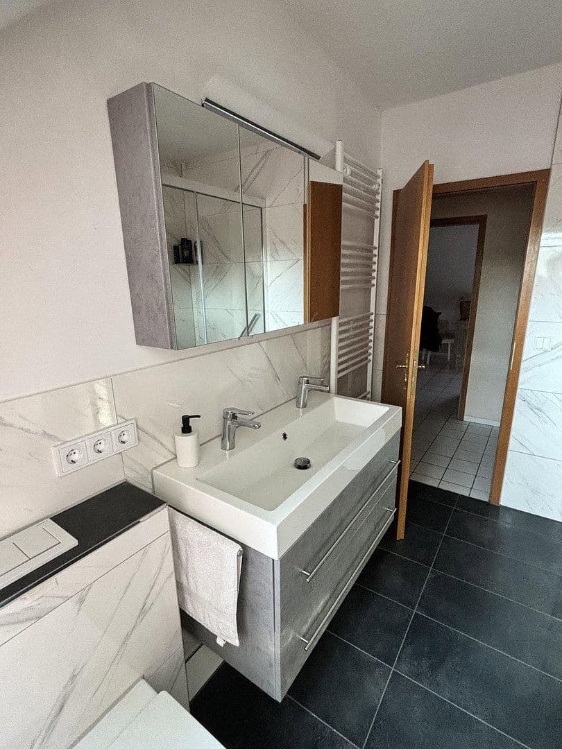 Prenájom bytu 2-izbový 78 m², Seevetal, Dolné Sasko Prenájom bytu 2-izbový 78 m², Seevetal, Dolné Sasko