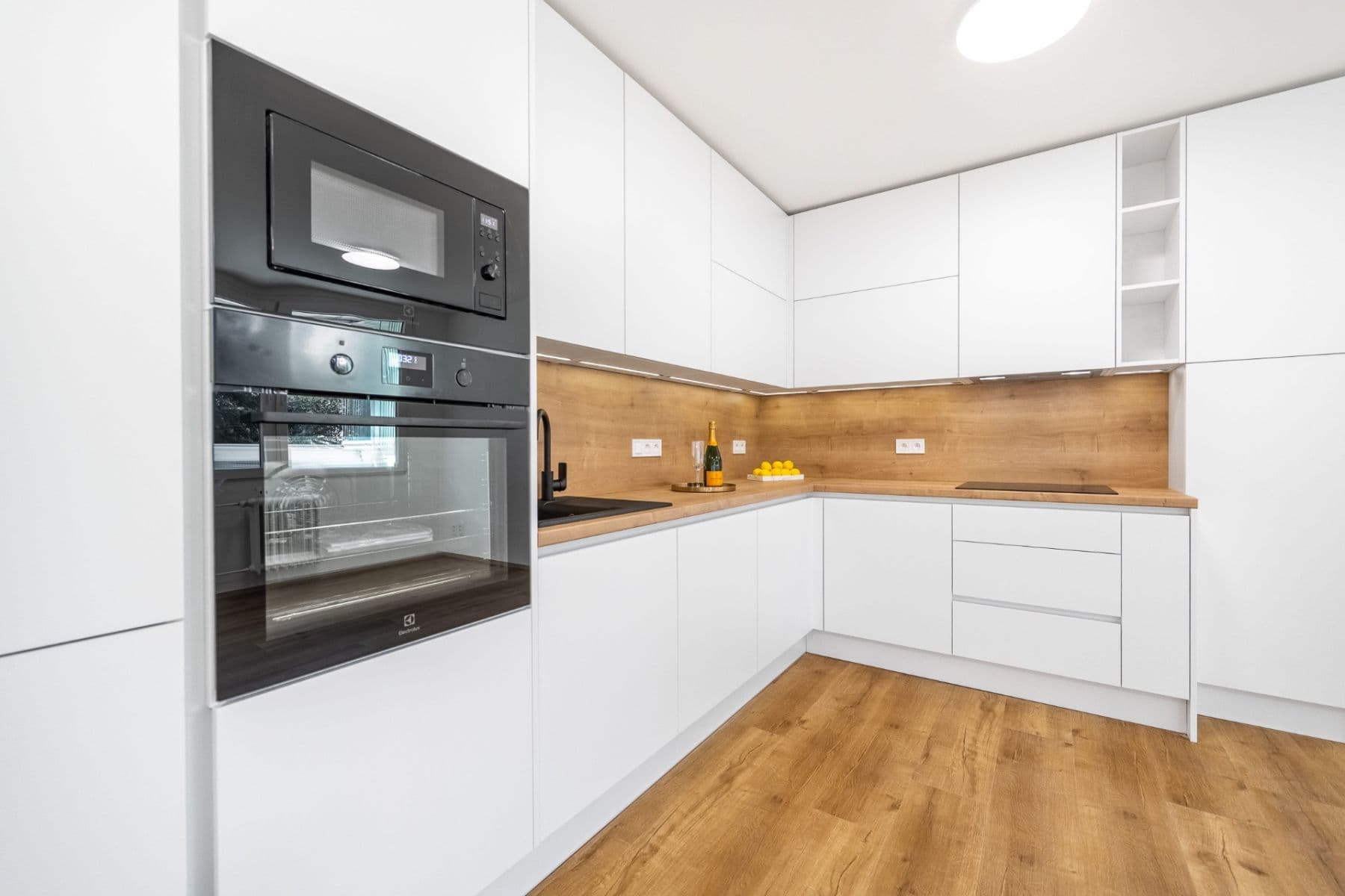 Predaj bytu 3-izbový 74 m², Žandovská, Praha, Praha Predaj bytu 3-izbový 74 m², Žandovská, Praha, Praha