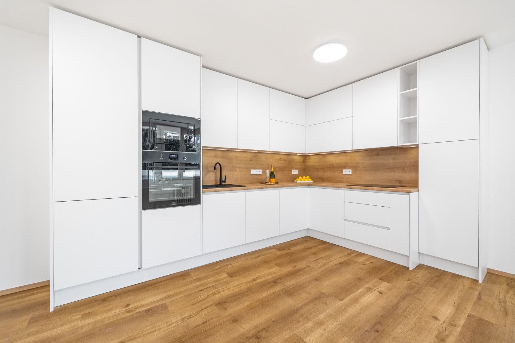 Predaj bytu 3-izbový 74 m², Žandovská, Praha, Praha Predaj bytu 3-izbový 74 m², Žandovská, Praha, Praha