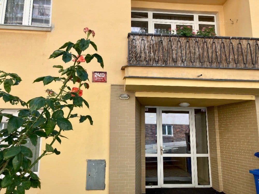 Prenájom nebytového priestoru 60 m², Na Hlídce, Praha, Praha Prenájom nebytového priestoru 60 m², Na Hlídce, Praha, Praha