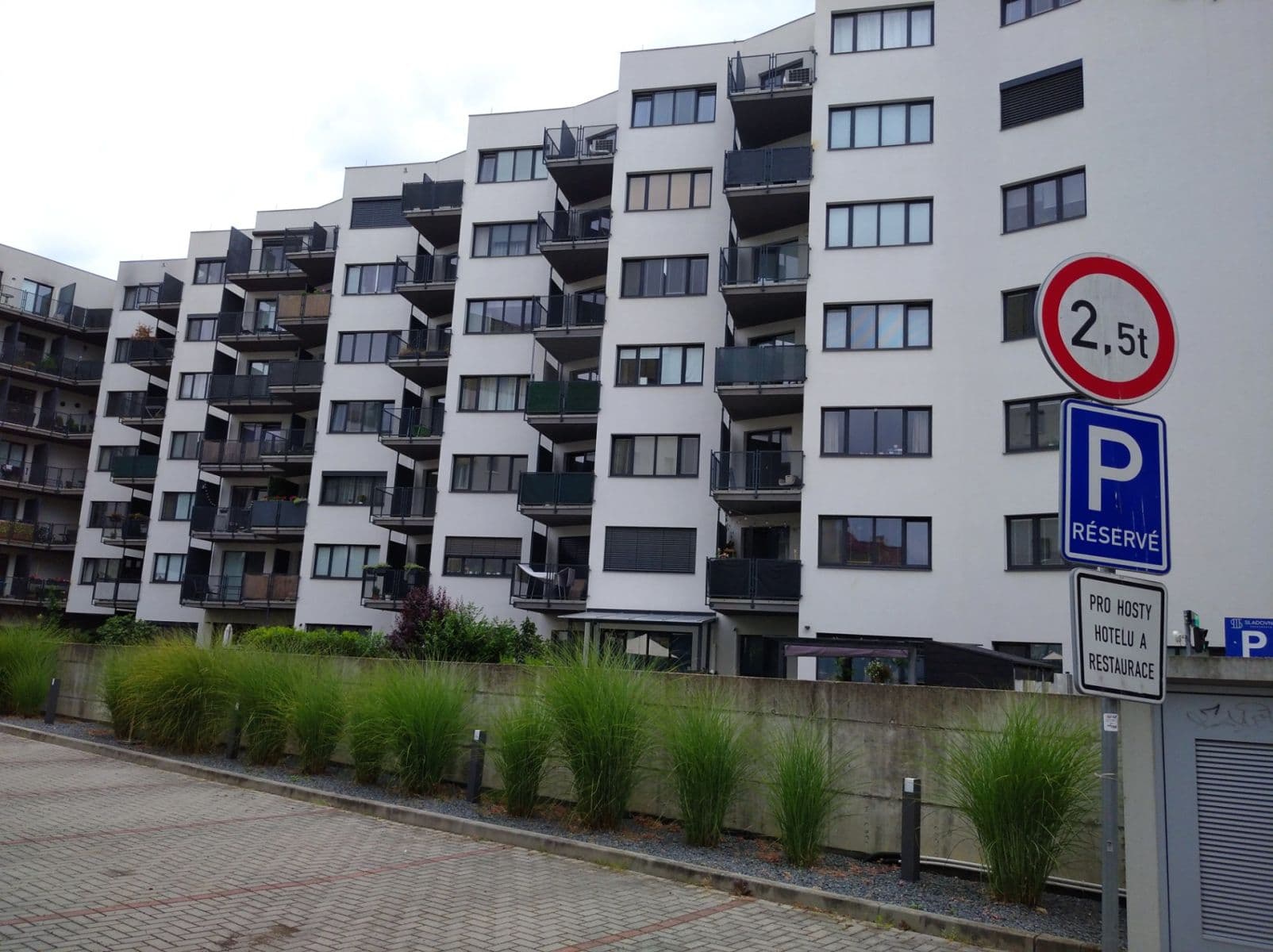 Prenájom bytu 2-izbový 43 m², Eduarda Hamburgera, Olomouc, Olomoucký kraj Prenájom bytu 2-izbový 43 m², Eduarda Hamburgera, Olomouc, Olomoucký kraj