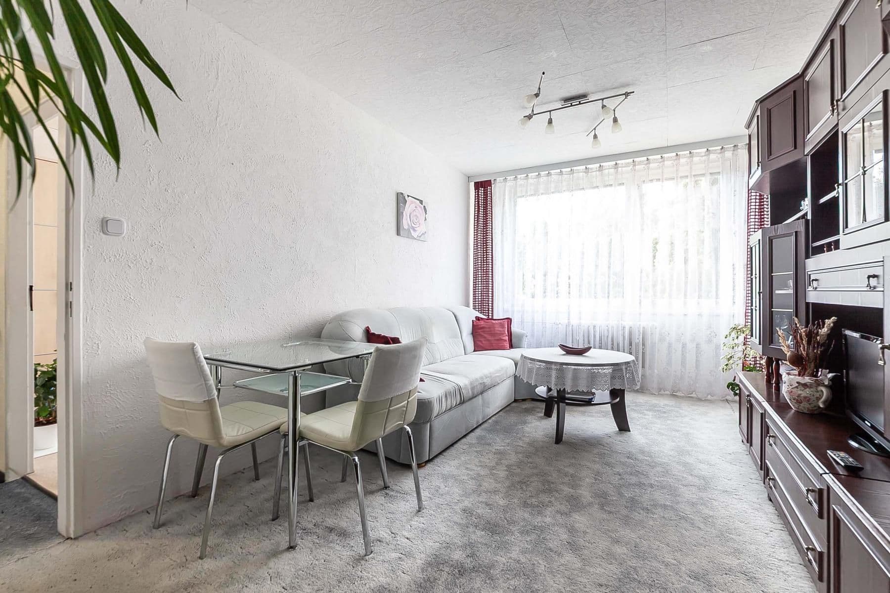 Predaj bytu 2-izbový 42 m², Školská, Hostivice, Středočeský kraj Predaj bytu 2-izbový 42 m², Školská, Hostivice, Středočeský kraj