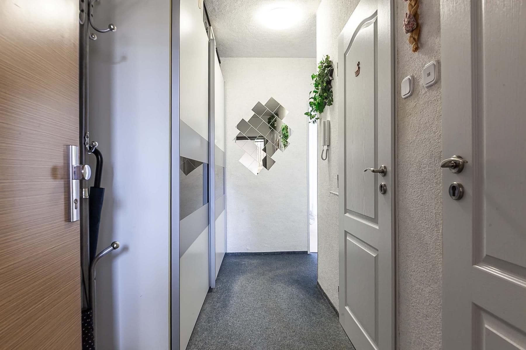 Predaj bytu 2-izbový 42 m², Školská, Hostivice, Středočeský kraj Predaj bytu 2-izbový 42 m², Školská, Hostivice, Středočeský kraj