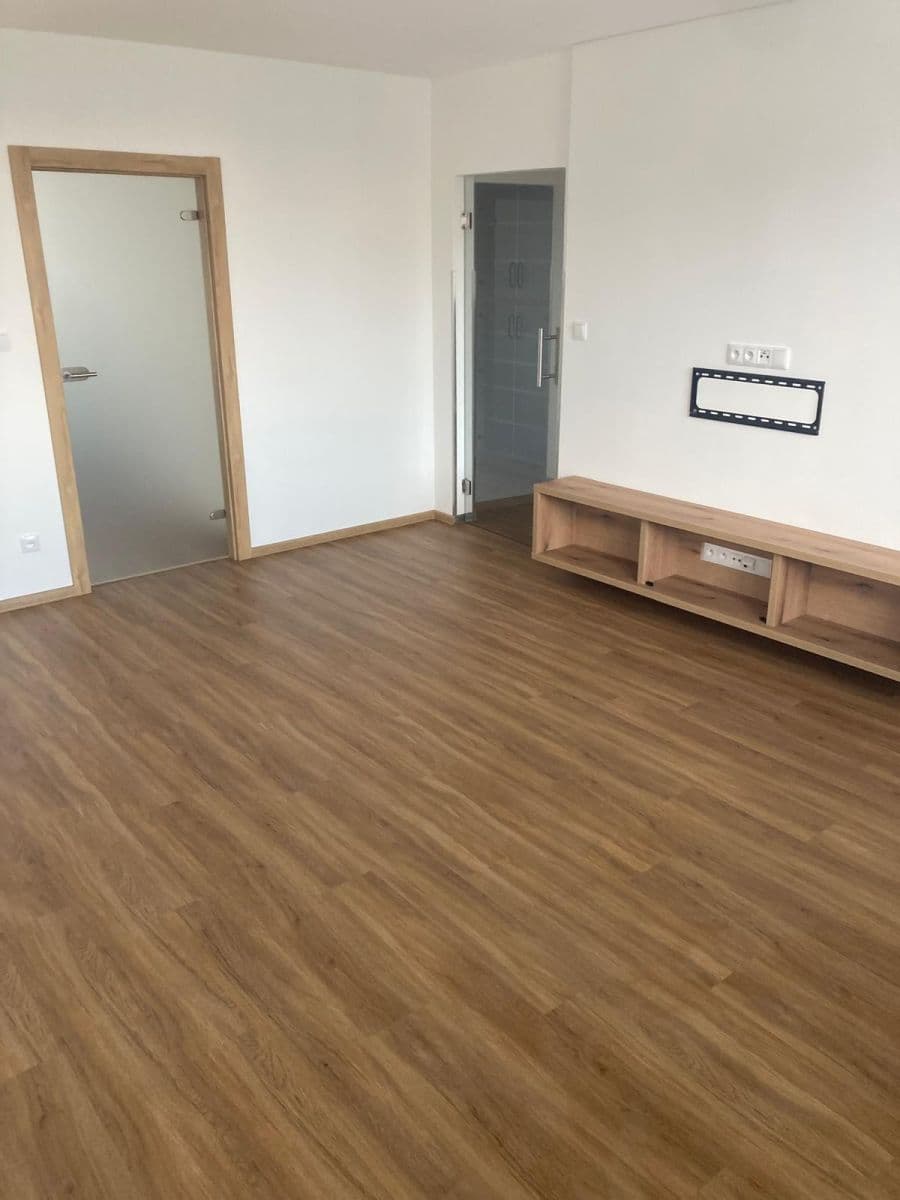 Prenájom bytu 3-izbový 71 m², Černá, Opava, Moravskoslezský kraj Prenájom bytu 3-izbový 71 m², Černá, Opava, Moravskoslezský kraj