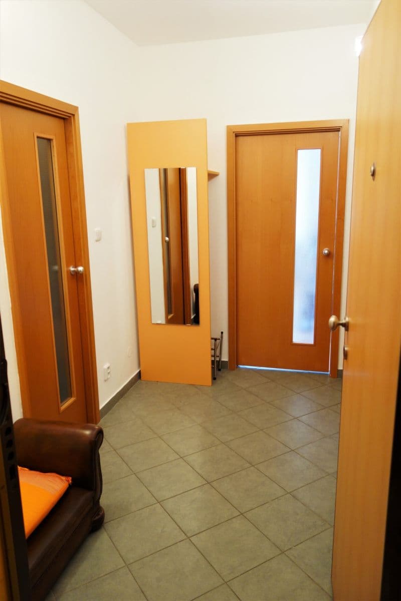 Prenájom bytu 2-izbový 52 m², Naskové, Praha, Praha Prenájom bytu 2-izbový 52 m², Naskové, Praha, Praha