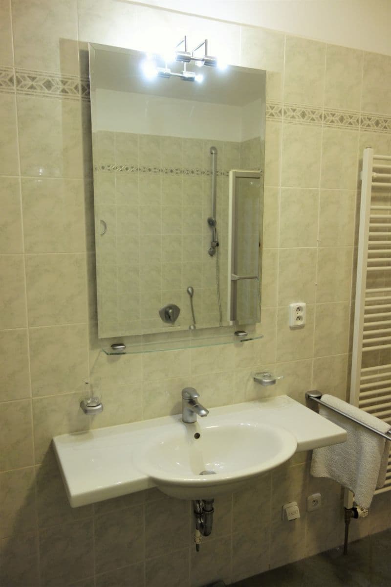 Prenájom bytu 2-izbový 52 m², Naskové, Praha, Praha Prenájom bytu 2-izbový 52 m², Naskové, Praha, Praha