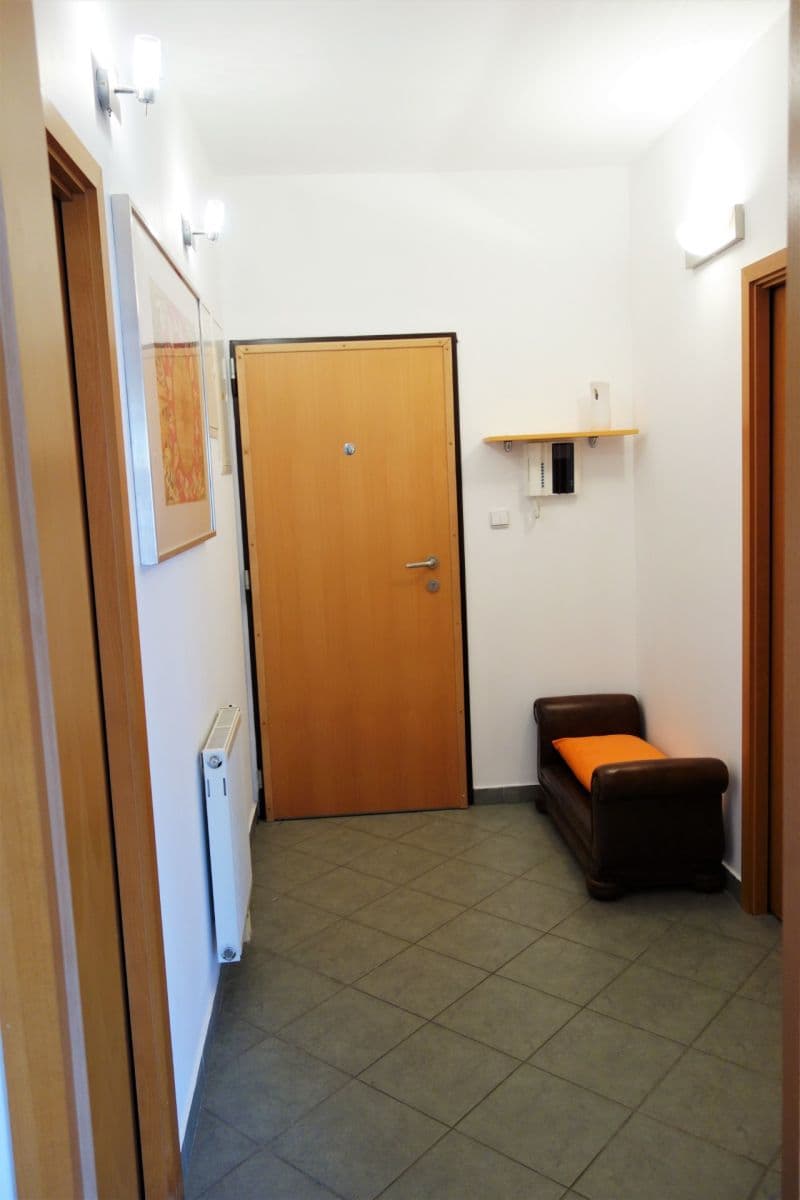 Prenájom bytu 2-izbový 52 m², Naskové, Praha, Praha Prenájom bytu 2-izbový 52 m², Naskové, Praha, Praha