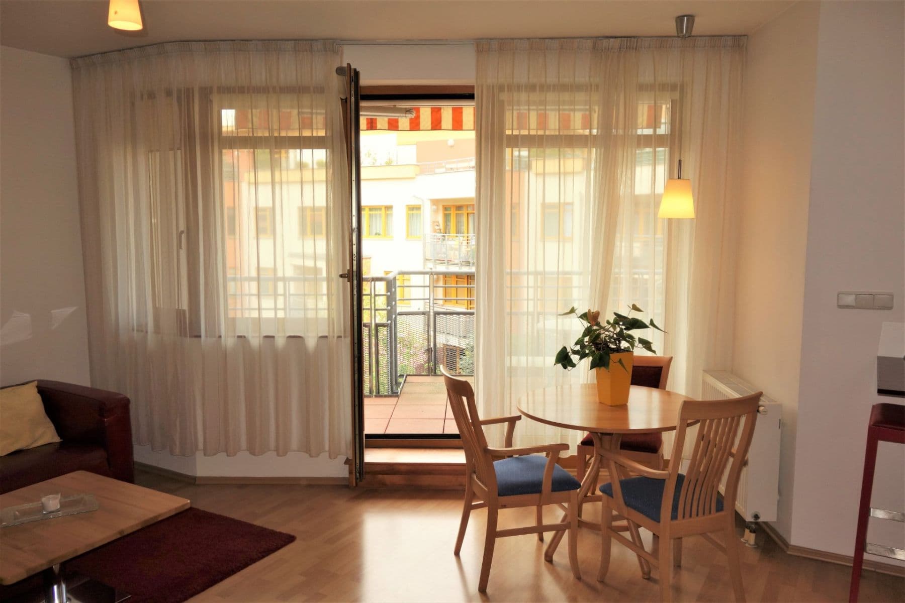 Prenájom bytu 2-izbový 52 m², Naskové, Praha, Praha Prenájom bytu 2-izbový 52 m², Naskové, Praha, Praha