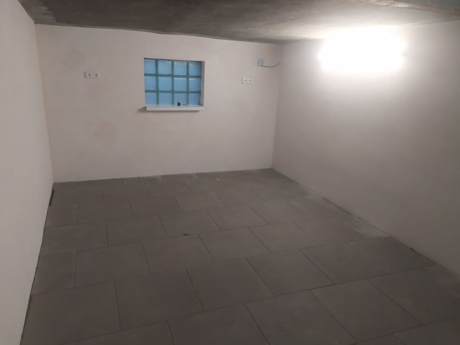 Predaj garáže 23 m², Benešov, Středočeský kraj Predaj garáže 23 m², Benešov, Středočeský kraj