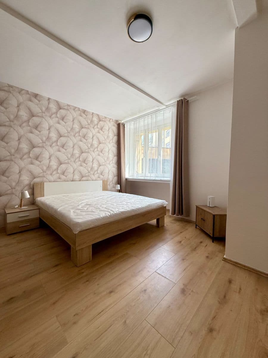 Prenájom bytu 1-izbový 31 m², Petra Rezka, Praha, Praha Prenájom bytu 1-izbový 31 m², Petra Rezka, Praha, Praha