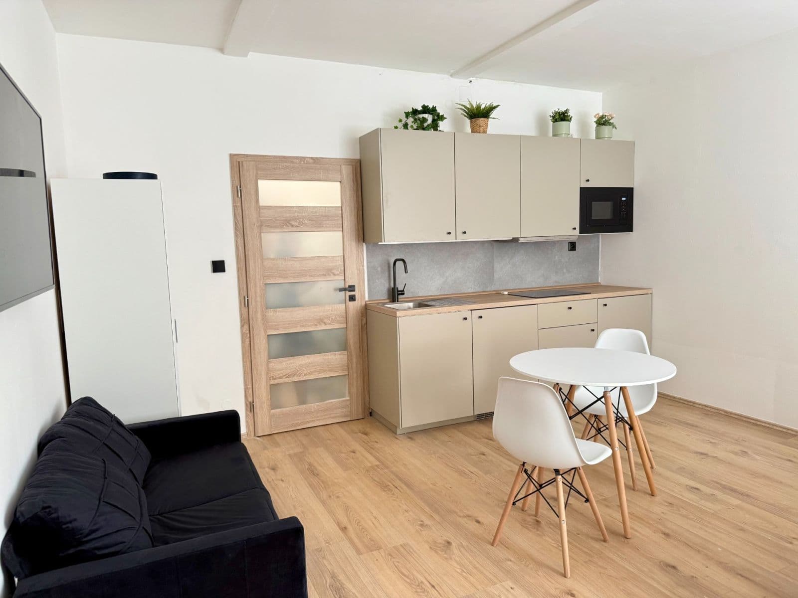 Prenájom bytu 1-izbový 31 m², Petra Rezka, Praha, Praha Prenájom bytu 1-izbový 31 m², Petra Rezka, Praha, Praha
