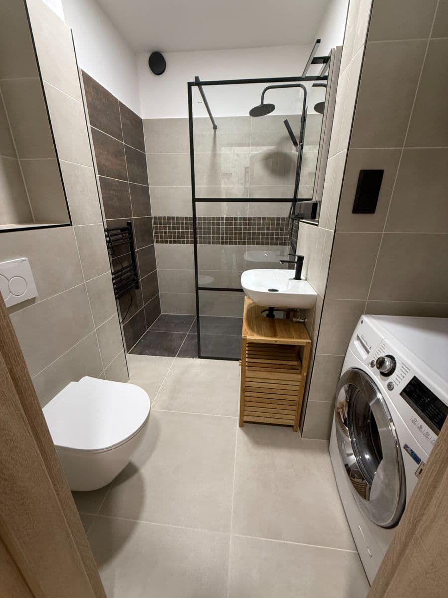 Prenájom bytu 1-izbový 31 m², Petra Rezka, Praha, Praha Prenájom bytu 1-izbový 31 m², Petra Rezka, Praha, Praha